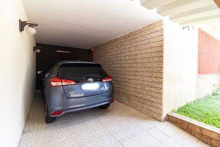 Casa à venda com 196m², 4 quartos e 2 vagas Casa à venda com 196m², 4 quartos e 2 vagasGaragem