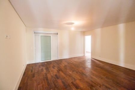 Casa à venda com 642m², 5 quartos e 10 vagas Casa à venda com 642m², 5 quartos e 10 vagasSuíte 2