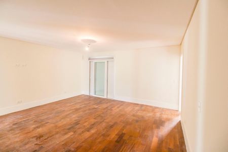 Casa à venda com 642m², 5 quartos e 10 vagas Casa à venda com 642m², 5 quartos e 10 vagasSuíte 2