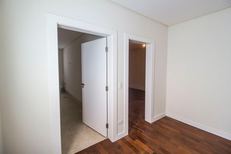 Casa à venda com 642m², 5 quartos e 10 vagas Casa à venda com 642m², 5 quartos e 10 vagasSuíte 1