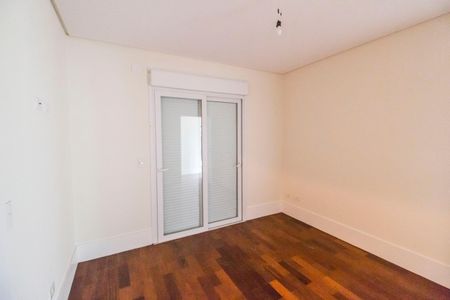 Casa à venda com 642m², 5 quartos e 10 vagas Casa à venda com 642m², 5 quartos e 10 vagasSuíte 3