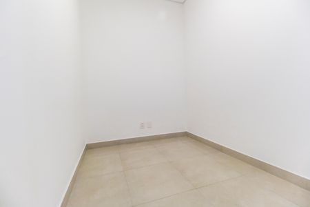 Casa à venda com 537m², 5 quartos e 4 vagas Casa à venda com 537m², 5 quartos e 4 vagasQuarto de Serviço