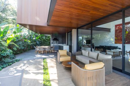 Casa à venda com 537m², 5 quartos e 4 vagas Casa à venda com 537m², 5 quartos e 4 vagasVaranda gourmet