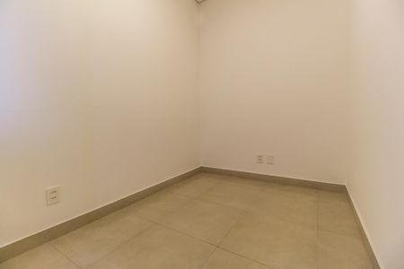 Casa à venda com 537m², 5 quartos e 4 vagas Casa à venda com 537m², 5 quartos e 4 vagasQuarto de Serviço