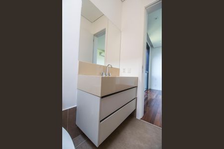 Casa à venda com 537m², 5 quartos e 4 vagas Casa à venda com 537m², 5 quartos e 4 vagasBanheiro da Suíte 3