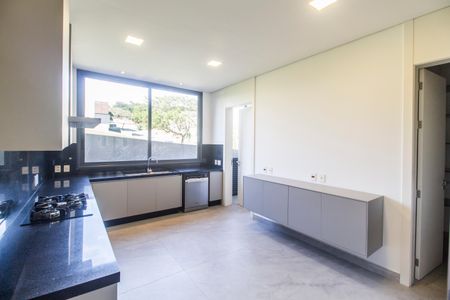 Casa à venda com 537m², 5 quartos e 4 vagas Casa à venda com 537m², 5 quartos e 4 vagasCozinha