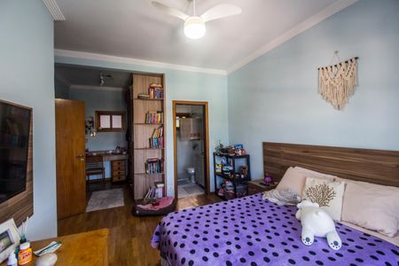 Casa à venda com 500m², 4 quartos e 3 vagas Casa à venda com 500m², 4 quartos e 3 vagasSuíte 3
