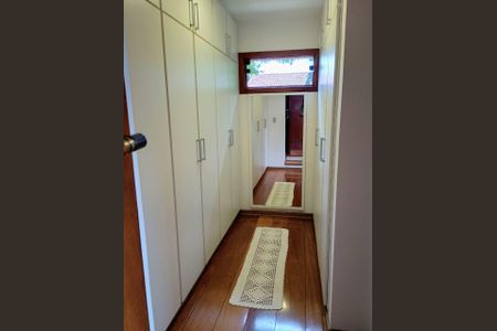 Casa à venda com 453m², 4 quartos e 6 vagas