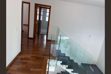 Casa à venda com 300m², 4 quartos e 4 vagas