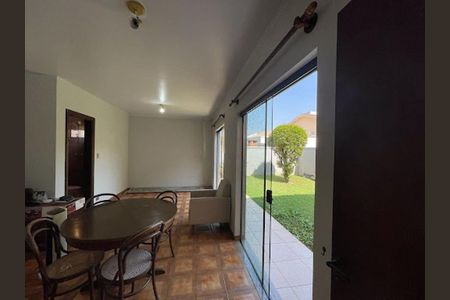 Casa à venda com 266m², 3 quartos e 2 vagas