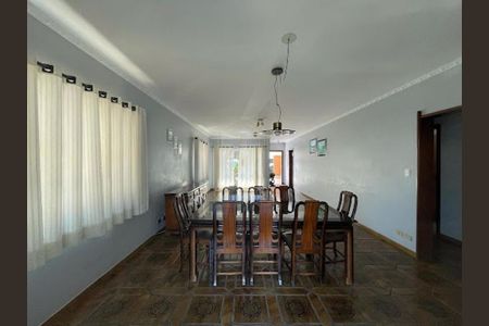 Casa à venda com 266m², 3 quartos e 2 vagas