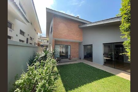 Casa à venda com 266m², 3 quartos e 2 vagas
