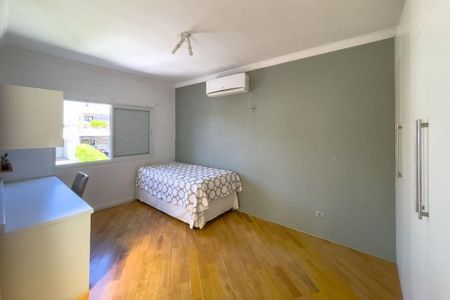 Casa à venda com 278m², 4 quartos e 4 vagas