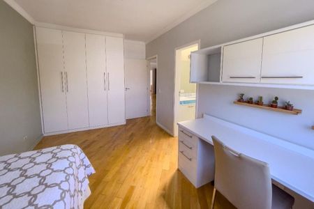 Casa à venda com 278m², 4 quartos e 4 vagas