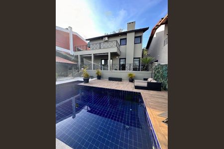 Casa à venda com 520m², 4 quartos e 2 vagas