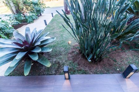 Casa à venda com 318m², 4 quartos e 4 vagas Casa à venda com 318m², 4 quartos e 4 vagasVista