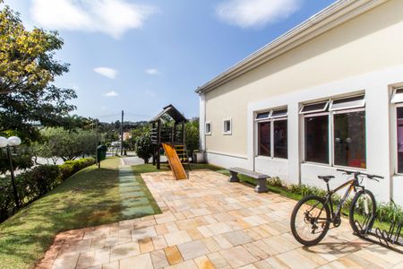 Casa à venda com 318m², 4 quartos e 4 vagas Casa à venda com 318m², 4 quartos e 4 vagasÁrea comum