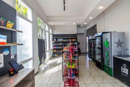 Casa à venda com 318m², 4 quartos e 4 vagas Casa à venda com 318m², 4 quartos e 4 vagasMercado