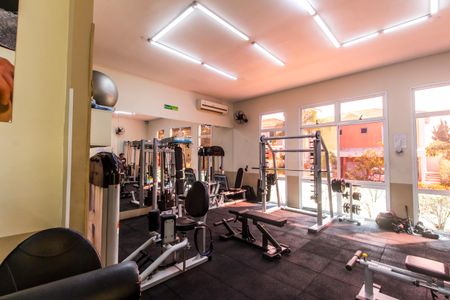 Casa à venda com 318m², 4 quartos e 4 vagas Casa à venda com 318m², 4 quartos e 4 vagasAcademia