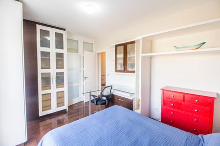 Casa à venda com 318m², 4 quartos e 4 vagas Casa à venda com 318m², 4 quartos e 4 vagasSuíte 4