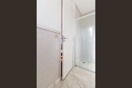 Casa à venda com 318m², 4 quartos e 4 vagas Casa à venda com 318m², 4 quartos e 4 vagasBaBanheiro da Suíte 2