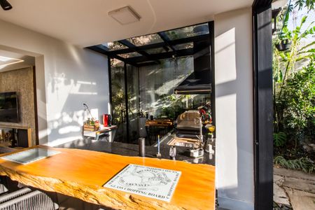 Casa à venda com 318m², 4 quartos e 4 vagas Casa à venda com 318m², 4 quartos e 4 vagasÁrea gourmet