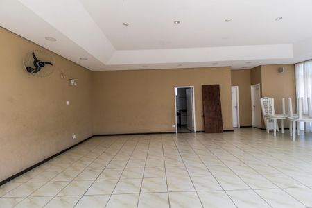 Casa à venda com 318m², 4 quartos e 4 vagas Casa à venda com 318m², 4 quartos e 4 vagasÁrea comum - Salão de festas
