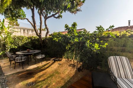 Casa à venda com 318m², 4 quartos e 4 vagas Casa à venda com 318m², 4 quartos e 4 vagasVista da Sala