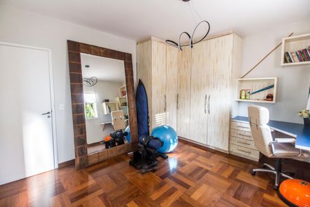 Casa à venda com 318m², 4 quartos e 4 vagas Casa à venda com 318m², 4 quartos e 4 vagasSuíte 3