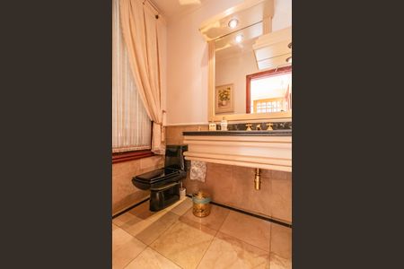 Casa à venda com 550m², 4 quartos e 3 vagas Casa à venda com 550m², 4 quartos e 3 vagasLavabo