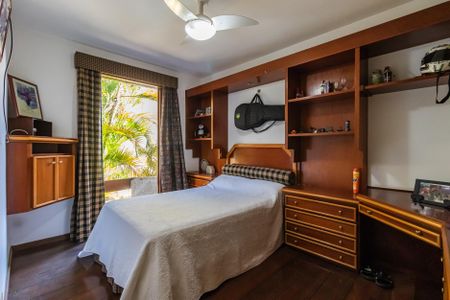 Casa à venda com 550m², 4 quartos e 3 vagas Casa à venda com 550m², 4 quartos e 3 vagasSuíte 2