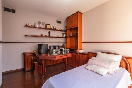 Casa à venda com 550m², 4 quartos e 3 vagas Casa à venda com 550m², 4 quartos e 3 vagasSuíte 3