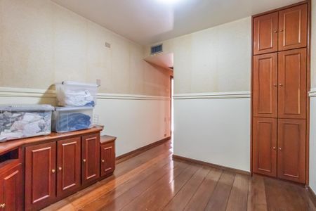 Casa à venda com 550m², 4 quartos e 3 vagas Casa à venda com 550m², 4 quartos e 3 vagasSuíte 1