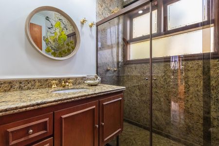 Casa à venda com 550m², 4 quartos e 3 vagas Casa à venda com 550m², 4 quartos e 3 vagasBanheiro da Suíte 1