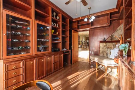 Casa à venda com 550m², 4 quartos e 3 vagas Casa à venda com 550m², 4 quartos e 3 vagasSala 2