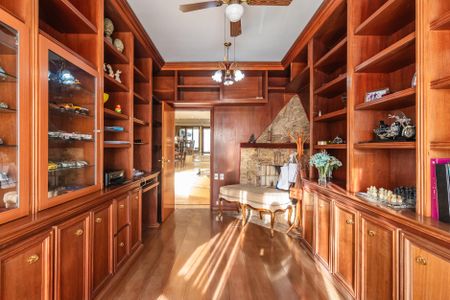 Casa à venda com 550m², 4 quartos e 3 vagas Casa à venda com 550m², 4 quartos e 3 vagasSala 2