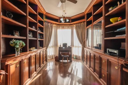 Casa à venda com 550m², 4 quartos e 3 vagas Casa à venda com 550m², 4 quartos e 3 vagasSala 2