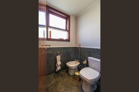 Casa à venda com 550m², 4 quartos e 3 vagas Casa à venda com 550m², 4 quartos e 3 vagasBanheiro da Suíte 4