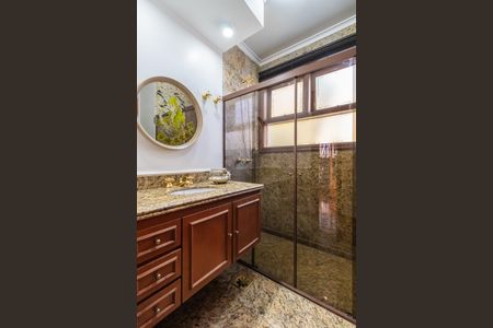 Casa à venda com 550m², 4 quartos e 3 vagas Casa à venda com 550m², 4 quartos e 3 vagasBanheiro da Suíte 1