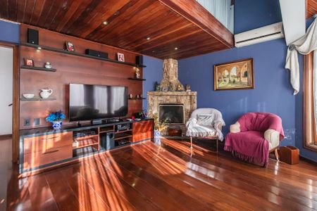 Casa à venda com 550m², 4 quartos e 3 vagas Casa à venda com 550m², 4 quartos e 3 vagasSala 2