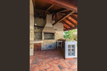 Casa à venda com 550m², 4 quartos e 3 vagas Casa à venda com 550m², 4 quartos e 3 vagasChurrasqueira