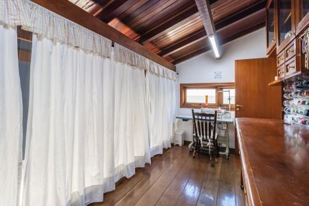 Casa à venda com 550m², 4 quartos e 3 vagas Casa à venda com 550m², 4 quartos e 3 vagasSala 2