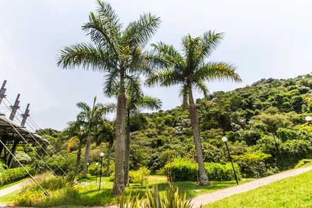 Casa de condomínio à venda com 220m², 2 quartos e 4 vagas Casa de condomínio à venda com 220m², 2 quartos e 4 vagasÁrea comum