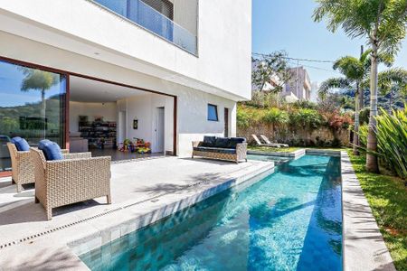 Casa à venda com 495m², 4 quartos e 2 vagas