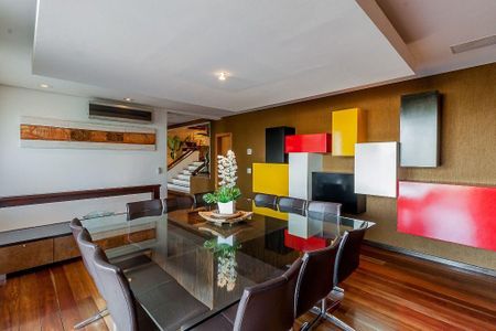 Casa à venda com 1600m², 5 quartos e 3 vagasSala