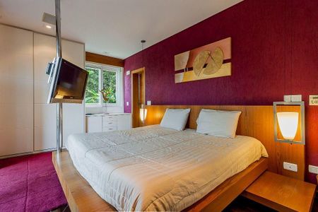 Casa à venda com 1600m², 5 quartos e 3 vagasSuíte