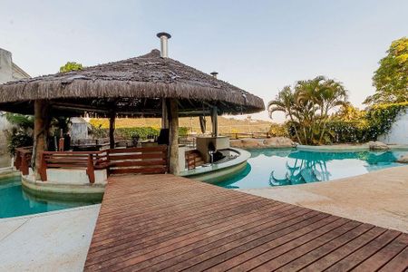 Casa à venda com 1600m², 5 quartos e 3 vagasPiscina