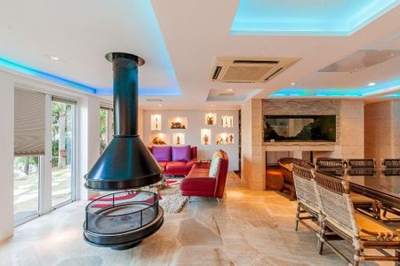 Casa à venda com 1600m², 5 quartos e 3 vagasSala