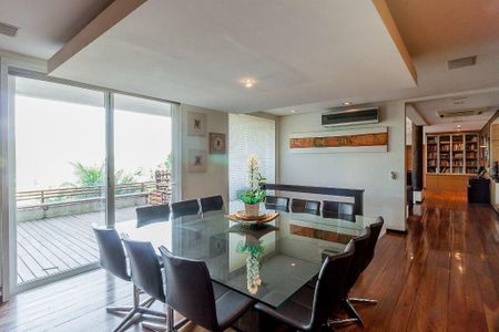 Casa à venda com 1600m², 5 quartos e 3 vagasSala