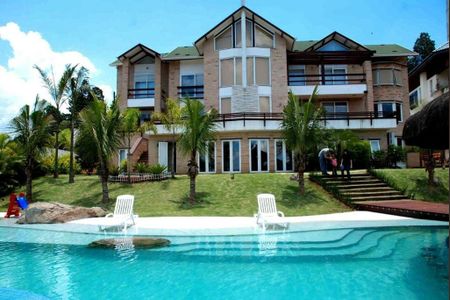 Casa à venda com 1600m², 5 quartos e 3 vagasPiscina